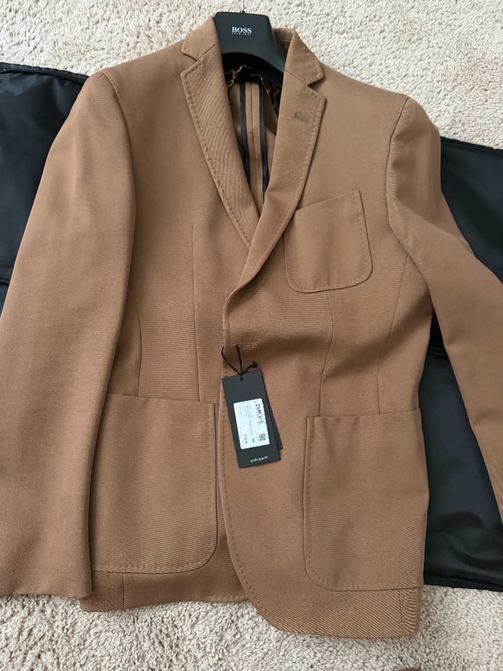BRAND NEW with Tags Hugo Boss Luxury Sport Jacket Coat Beige Color (40R)